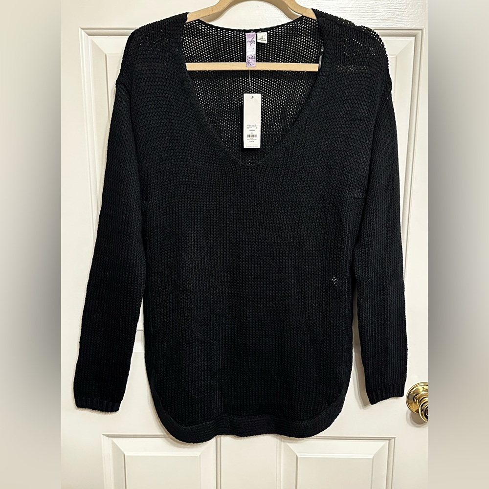 Alya Francesca’s Black Sweater-  Small NWT V-neck Relaxed Fit